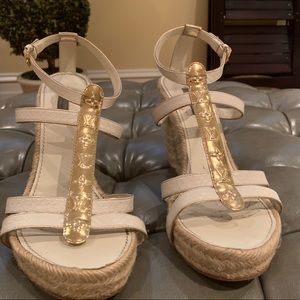 Beautiful Louis Vuitton white wedges